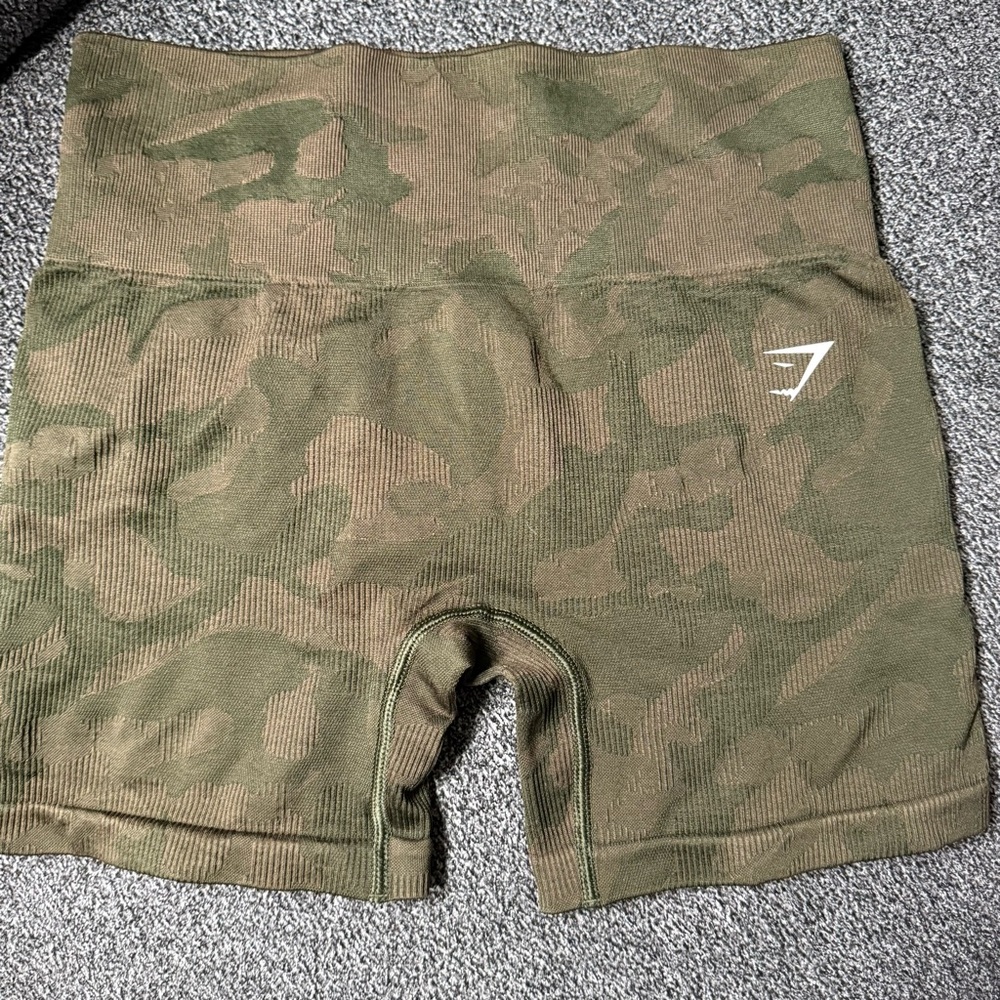 Gymshark Adapt Camo Seamless Shorts size small